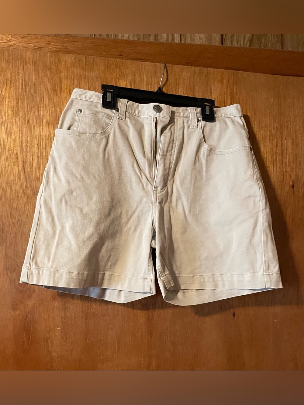 Vintage Women’s Cherokee Khaki Shorts Size 10 Stretch. Good Condition. 90’s